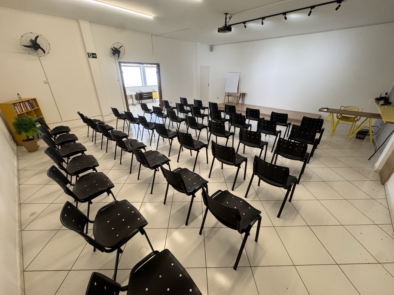 Detalhe do auditório do Espaço IDHAN disponível para locação em Santa Rita do Sapucaí
